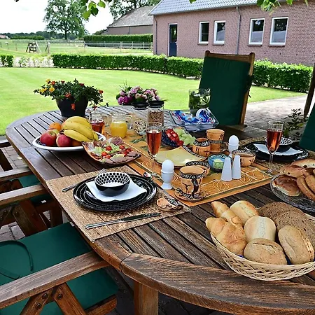 De Lakenvelder Bed & Breakfast 4*